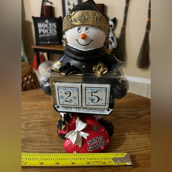 New Orleans SAINTS Snowman Christmas Countdown Calendar Statue - Picture 9 of 9